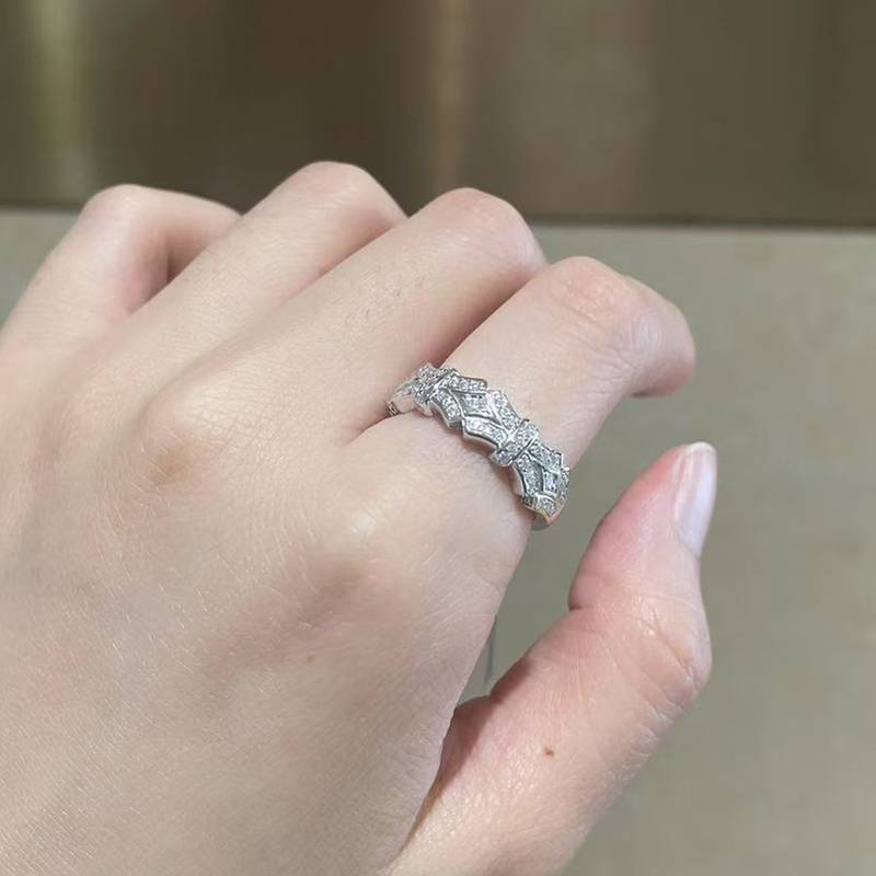 Fashion款排戒S925银镀白金Women's Ring定制选款副石Moissanite0.83ct